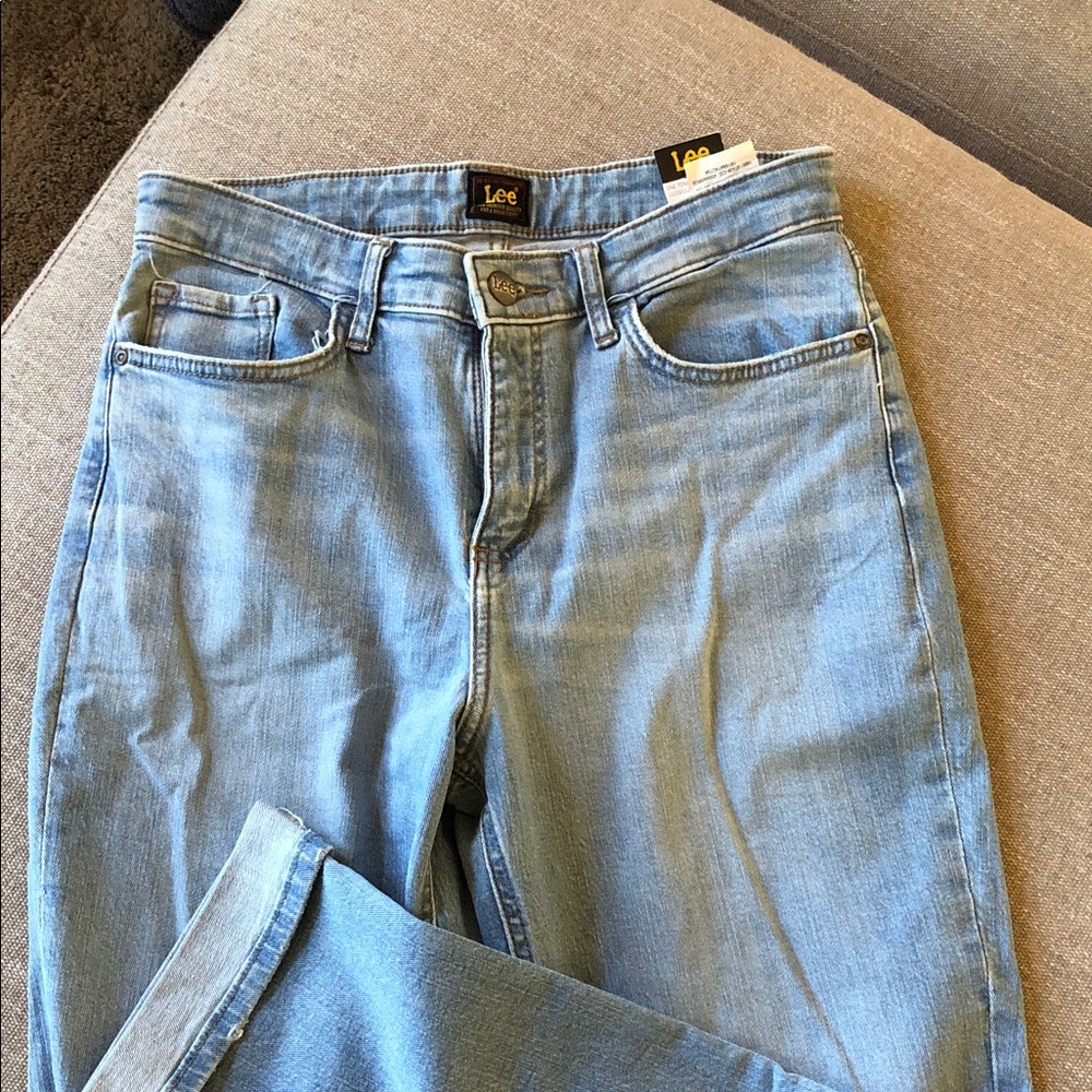 Lee Women's Light Wash Straight Boyfriend Jeans. Size 10 medium. NEW
